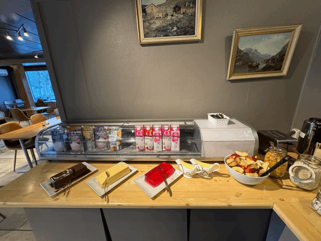 Breakfast is served from 7:00 to 10:00 AM