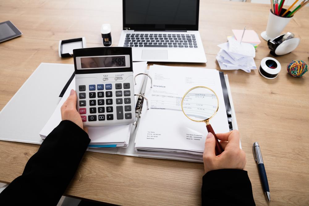 freelancer dealing with late payment